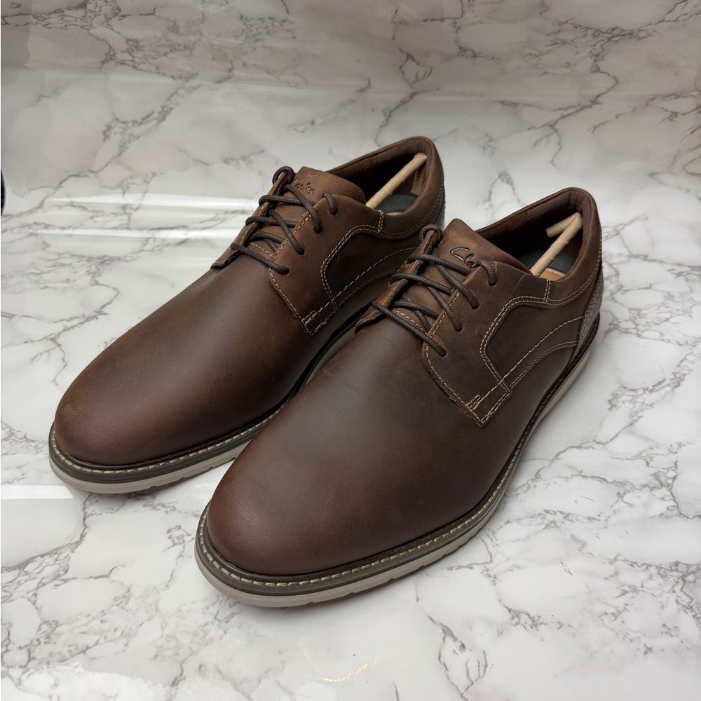 Men’s Clarks Monahan Plain Leather Oxfords US Size 12